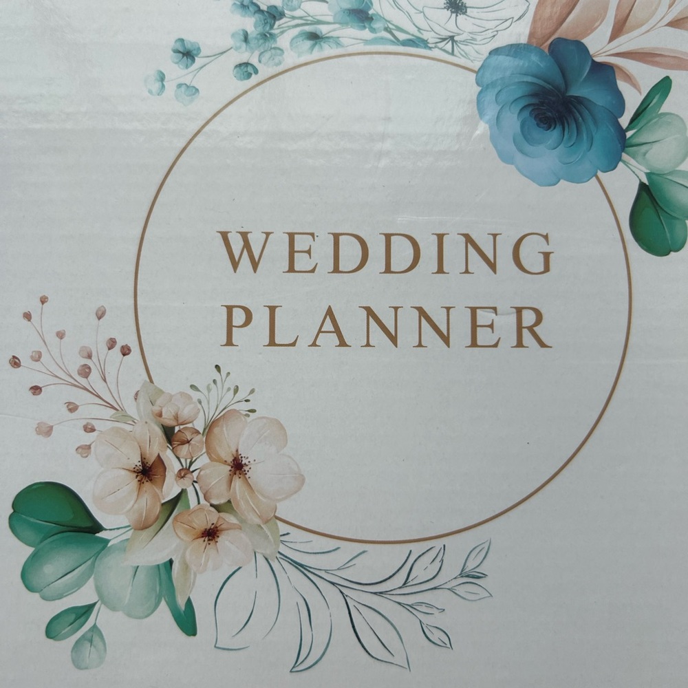 Wedding Planner three ring binder brand new in box stickers organizer date